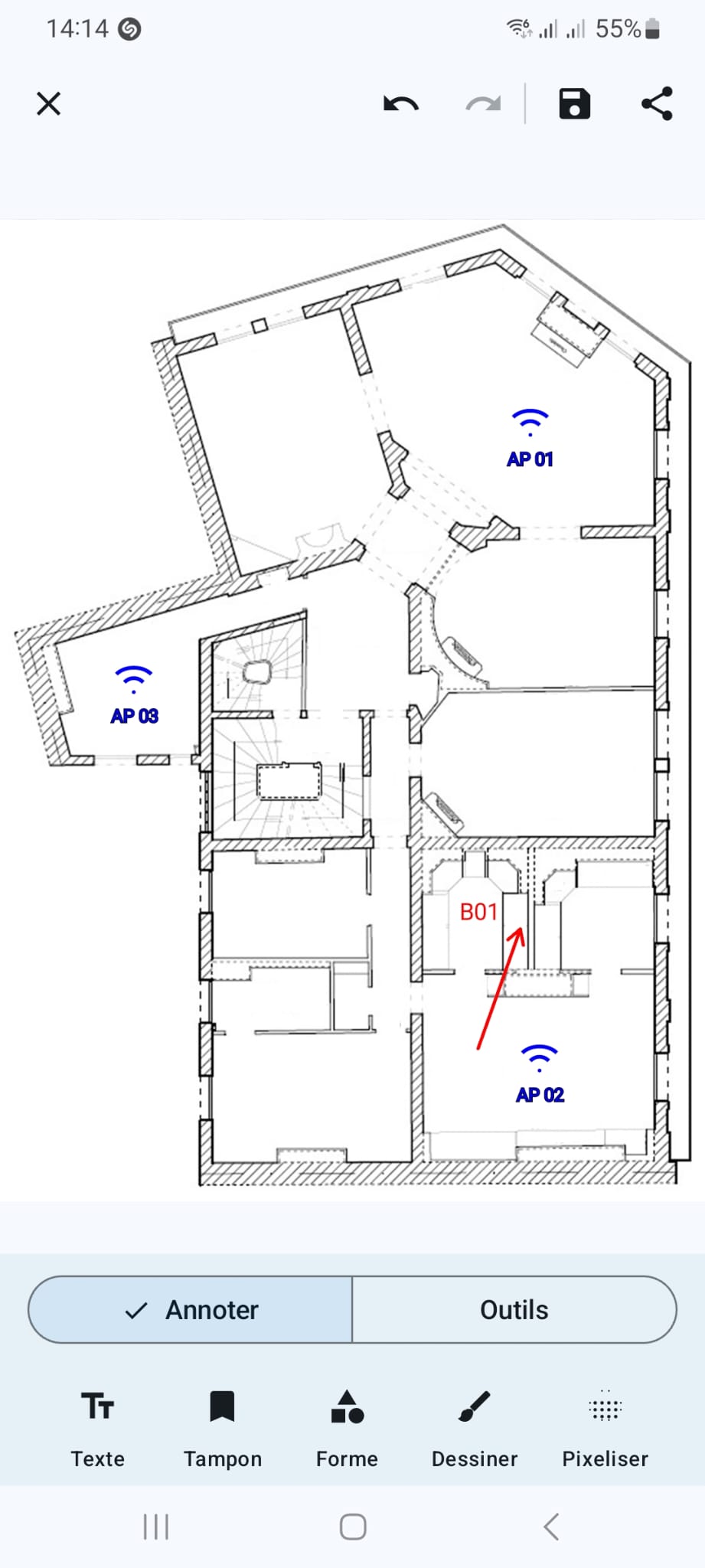 Annotation d'une photo d'intervention avec flèches et symboles techniques