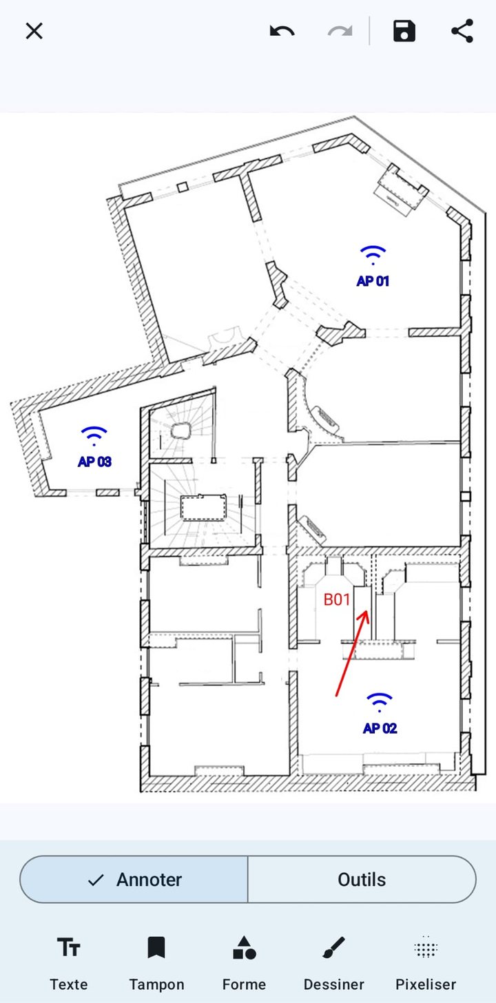 Plan d'un logement annoté : trois points d'accès Wi-Fi AP 01 à AP 03 et une flèche vers la pièce B01